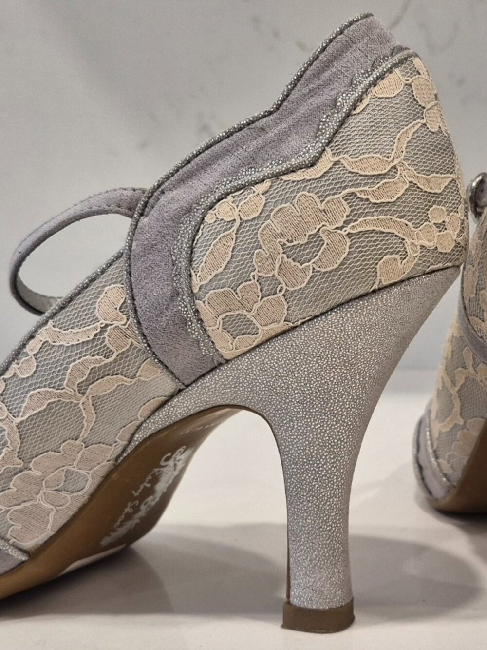 Ruby Shoo, EU 37, Silver and White